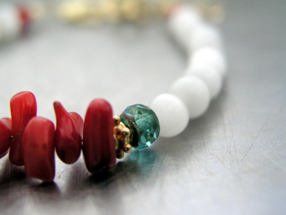 Red Coral And White Cat's Eye Elegant Bracelet On Vermeil Cold.